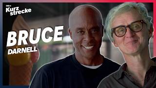 Bruce Darnell reist mit leichtem Gepäck | Kurzstrecke mit Pierre M. Krause