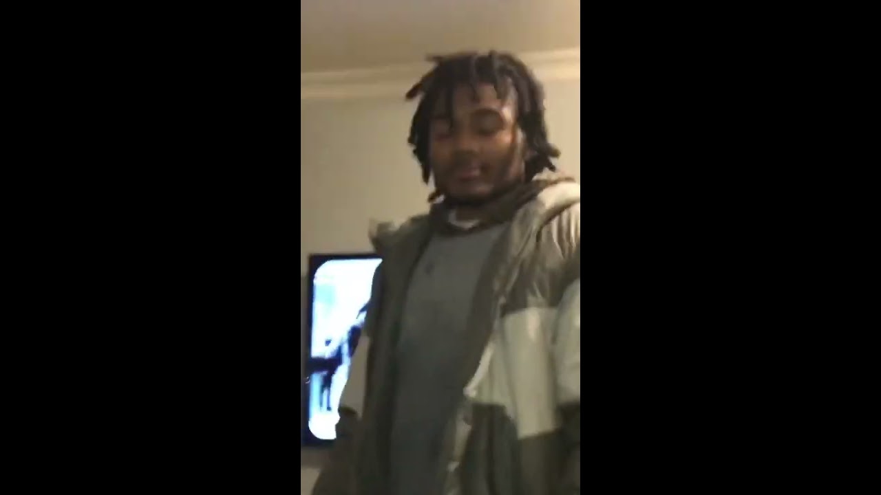 Ray Moe Gets Gun Took By 800and Other Members Part 1