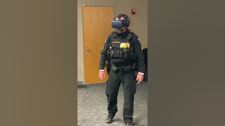 Police Officer Tests New VR Training Simulator #shorts