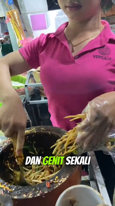 momen lucu ketika melihat wanita gemoy pedagang rujak ‼️ #ngakak #lucu #rujak #gemoy #kocak