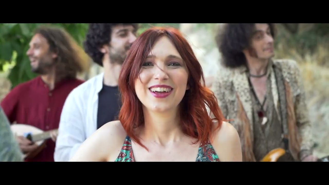 Regardez NATHALIE - UNA CANZONE PER NOI sur YouTube Regardez NATHALIE - UNA CANZONE PER NOI sur YouTube