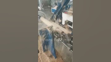 Automatic wood turning lathe