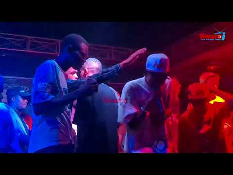 SAMAS APIGA BONGE LA SHOW KWENYE UZINDUZI WA EP YA KONO LA NYANI YA PK MR KONK TIP TOP BAR