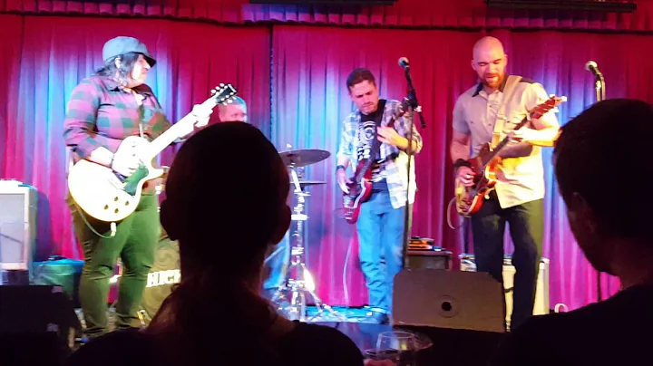 Laura Chavez joins the Nick Moss Band at Biscuits ...