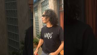 Personil Slank lagi nyantai dipinggir kali potlot