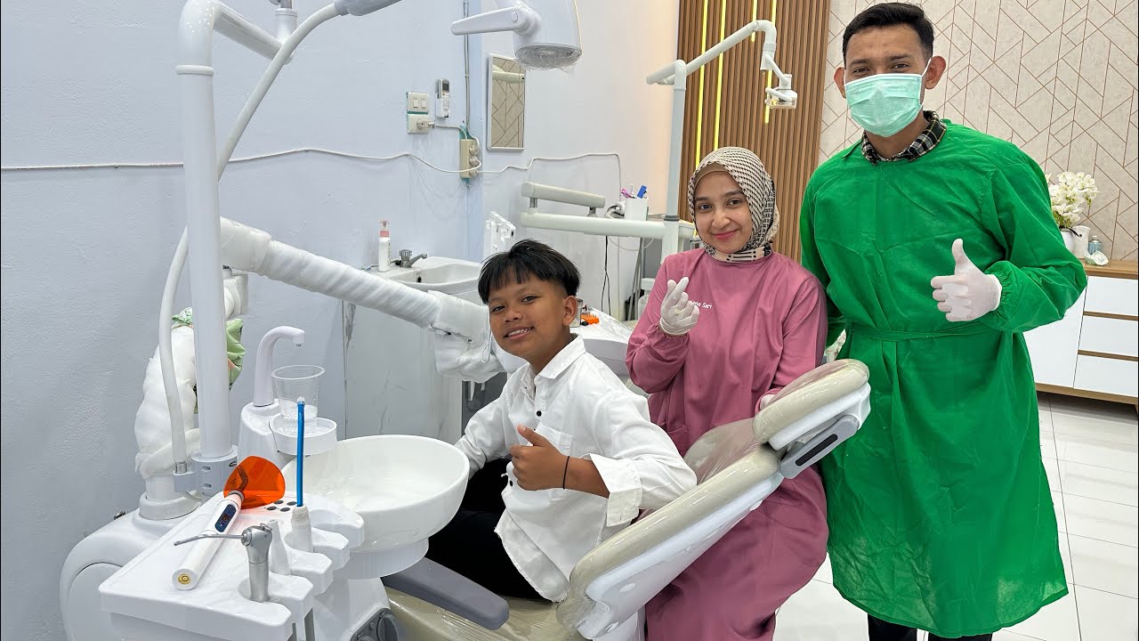 TAMBAL GIGI FAREL PRAYOGA DI DENTAL CLINIC DOKTER GIGI LANA ISTRI OM RAIS