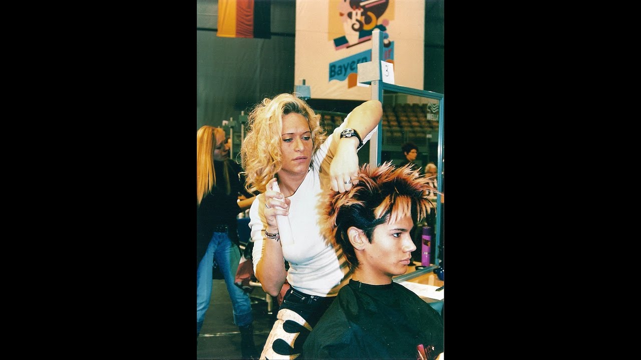 Friseur-Weltmeister Sonja Fischer in Aktion [Teil 1 v. 3]