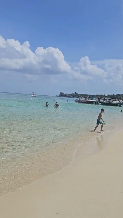 Tabyana Beach Roatan Honduras