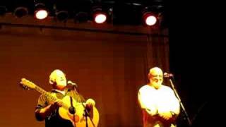 Eric Bogle & John Munro-Little Gomez- Fly by night Club chords