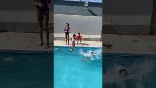 Mira’nın ve Liya’nın Kuzenleriyle Havuz Eğlencesi 🏊‍♀️ #tatilvideoları #havuzvideoları