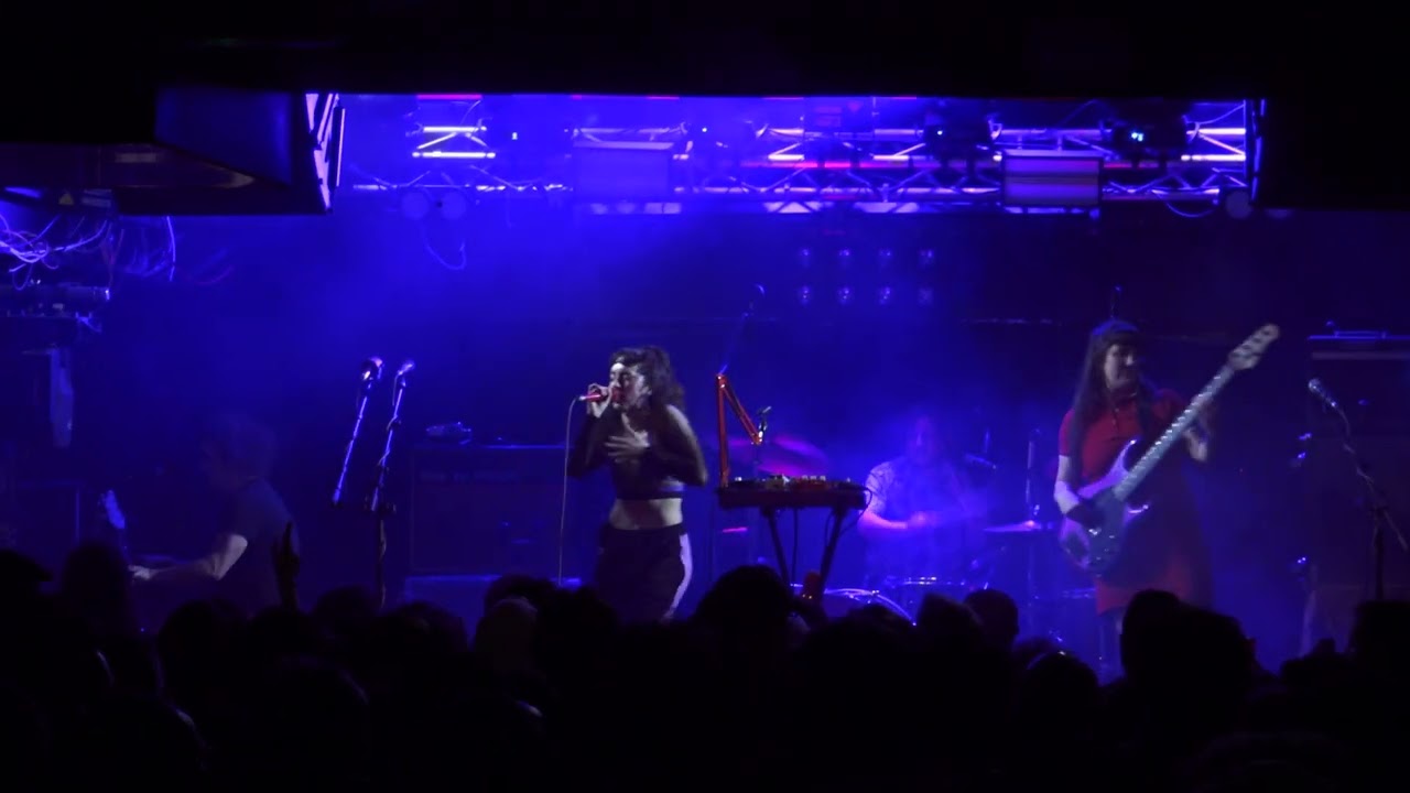 Guarda ¡AUTÉNTICA! HERMANA FURIA – Cómo soy (Live Sala Nazca, Madrid) 4K su YouTube Guarda ¡AUTÉNTICA! HERMANA FURIA – Cómo soy (Live Sala Nazca, Madrid) 4K su YouTube