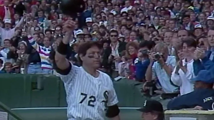 SEA@CWS: Fisk gets ovation after last Comiskey at-...