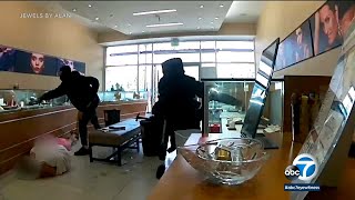 Violent smashandgrab: Robbers steal $900K in jewelry from Irvine store