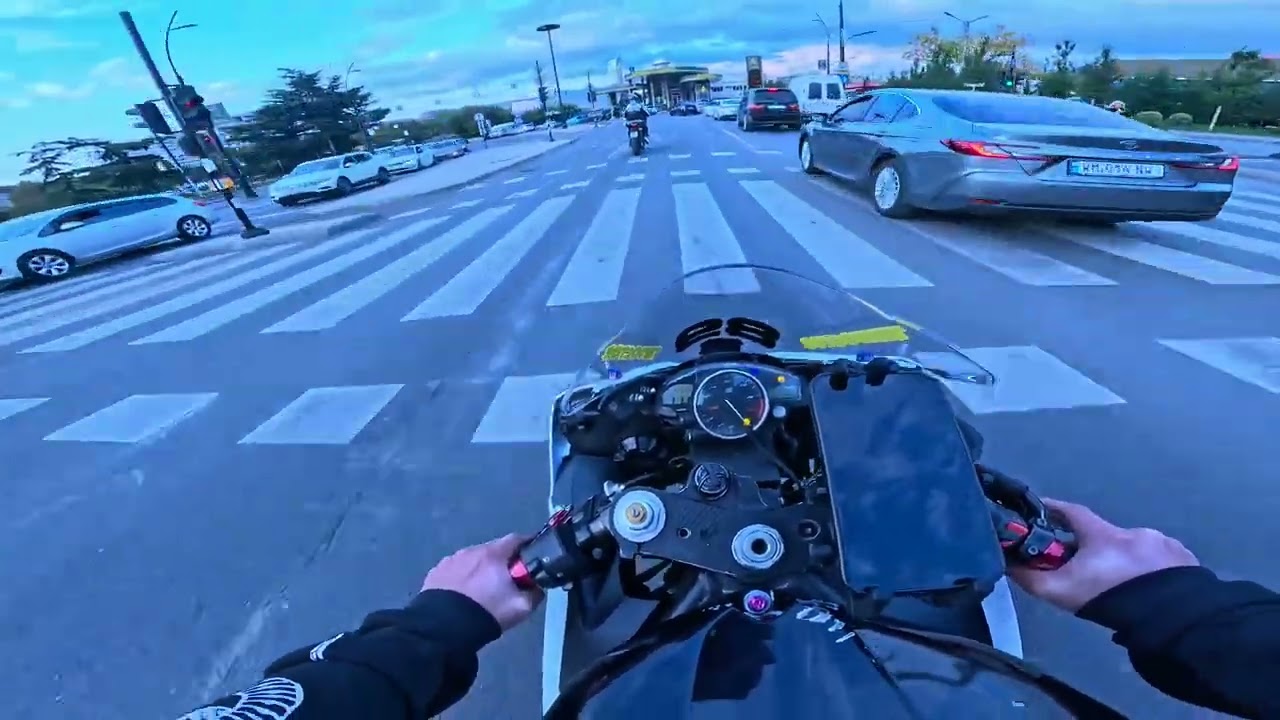 YZF R6 in Tbilisi Traffic Daily Ride POV