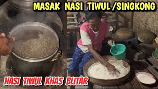 Emak Darti masak Nasi Tiwul khas Blitar, masakan desa