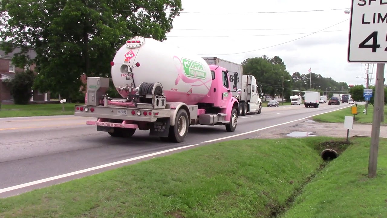 TRUCK SPOTTING ON U S 58!!! LOTS OF GREAT HORNS!! YouTube