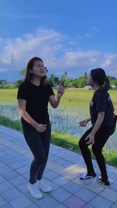 GOYANG TIKTOK BENANG BIRU