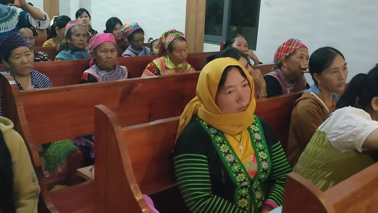 pab nam tsev hu nkauj nco Vajtswv tus txaj nrig.