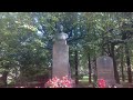Могила семьи Ульяновых на Литераторских мостках Волковского кладбища
