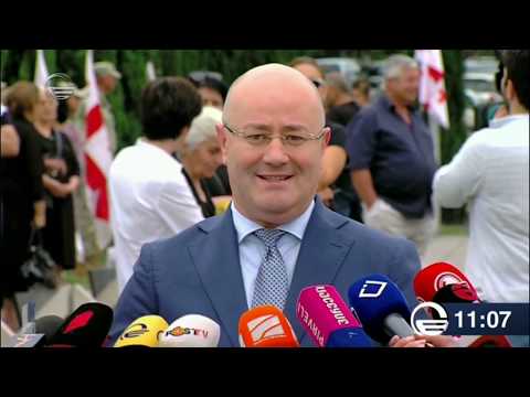 მუხათგვერდის ძმათა სასაფლაოზე დაღუპულ გმირებს იხსენებენ