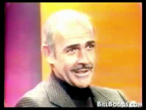 Sean Connery&rsquo;s shows tattoo to Bill Boggs