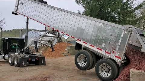 Peterbilt 389 East frameless end dump.