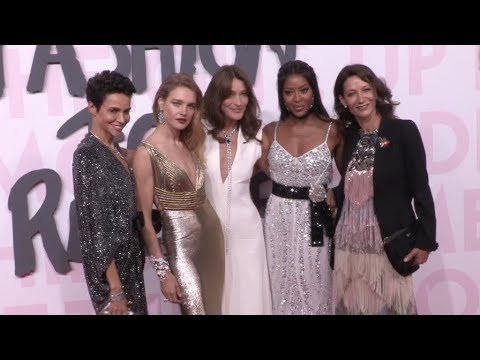 Vidéo: Natalia Vodianova, Bella Hadid Et Tout Au Défilé De Charité Fashion For Relief