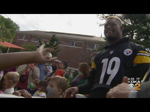 JuJu Smith-Schuster Visits Western Pennsylvania School For The Deaf