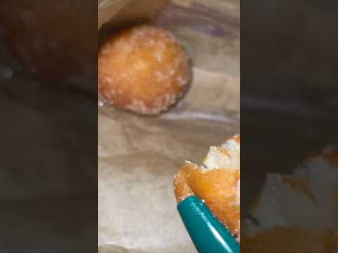 The new strawberry #Cinnabon Bites from #TacoBell 🍓 🛎️  #sweet #sweettooth #sweets #abitewithjudi