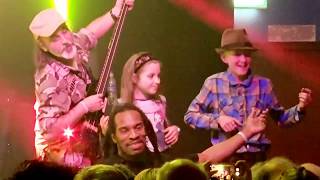 Benjamin Zephaniah & The Revolutionary Minds. The Bass is Coming Down - Live