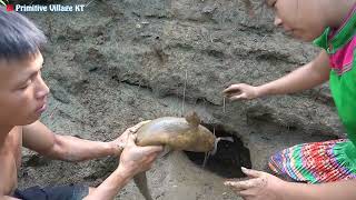 LIVING OFF GRID - Top Primitive Life Solo Bushcraft Build Fish Trap Catch Fish, Green Forest Life