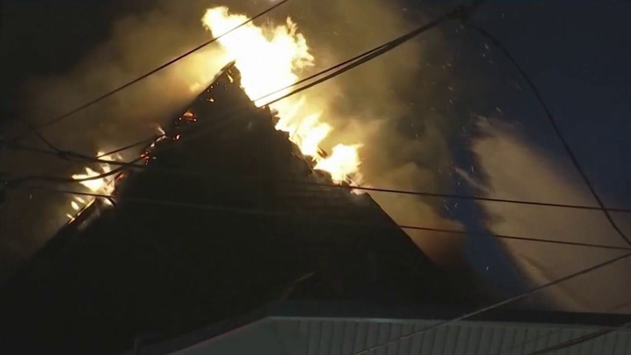 Firefighters battle massive fire at church in Brewerytown - YouTube