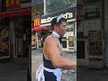 やたらと腹筋ワンダーコアをするボディビルダー(無職)