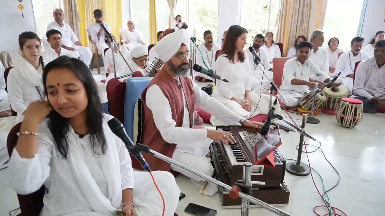 आकाश से धरा पर उतरा वो गीत तुम हो