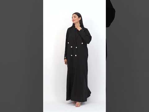 عباية بتصميم معطف وأزرار ذهبية