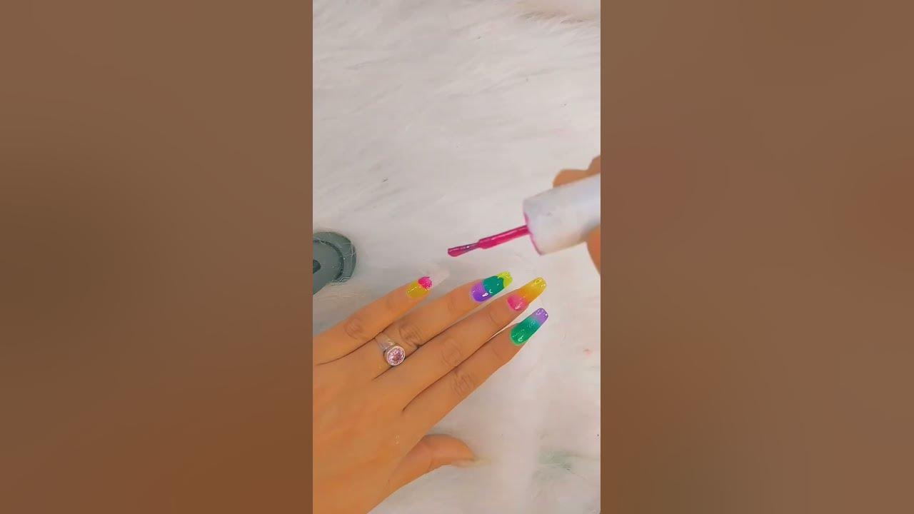 holi special nail art designs