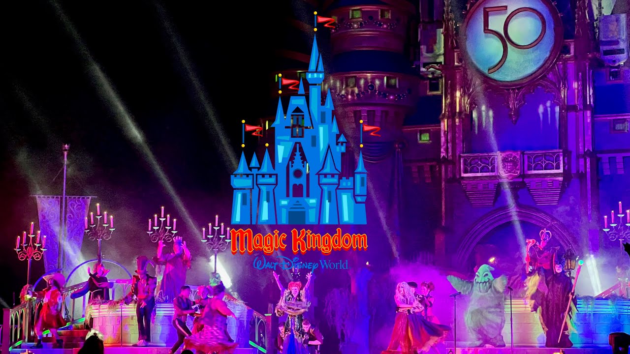 Mickeys Not So Scary Halloween Party nachts Magic Kingdom Feuerwerk Show Paraden 2022 08 WDW Tag  5