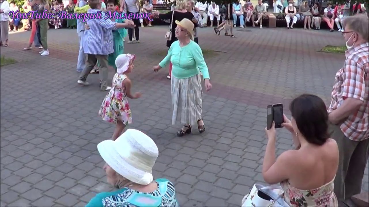 Бабушка на мерседесе