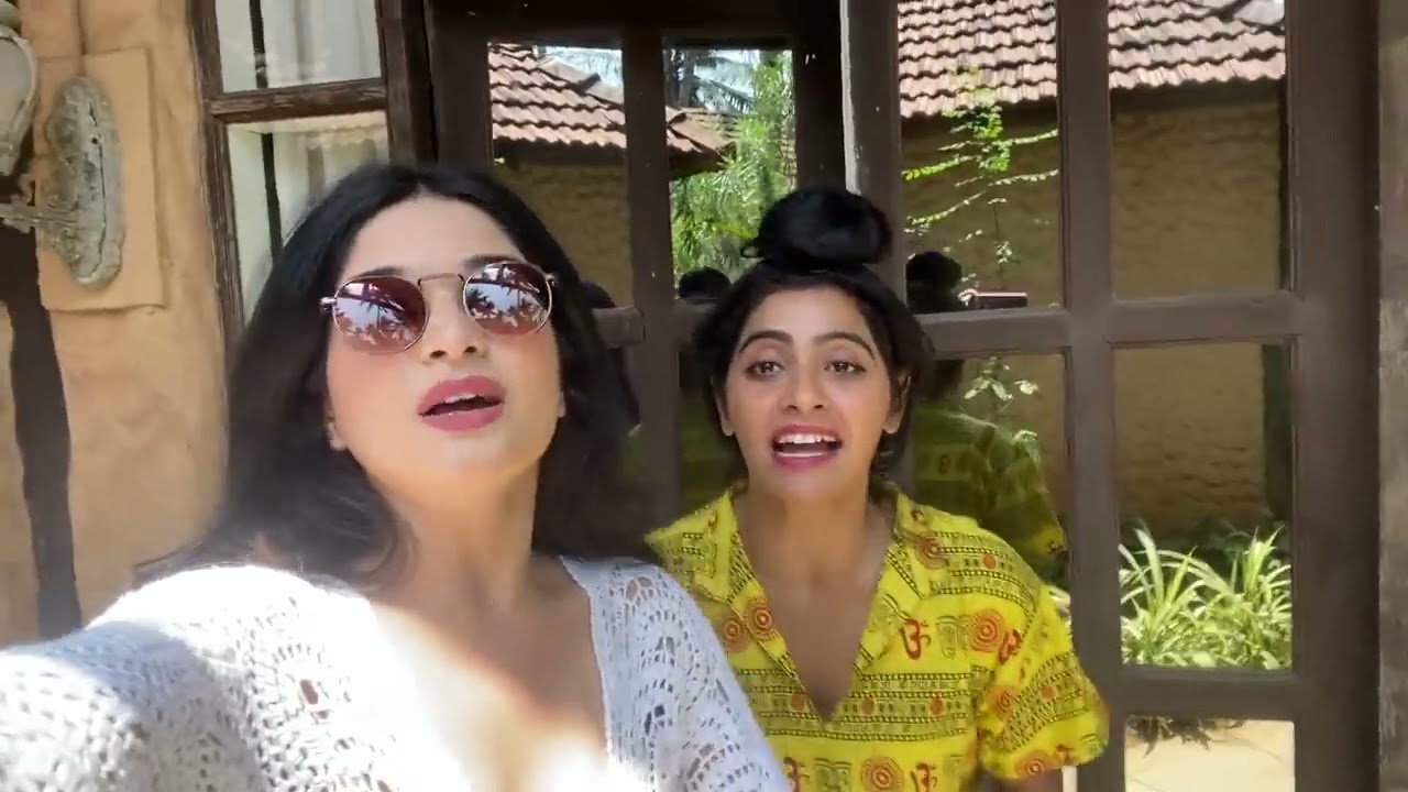 Goa Vlog Yuktii Kapoor & Bhavika Sharma | Yuktii Kapoor Vlog Goa | Yuktii Kapoor Offscreen Vlog