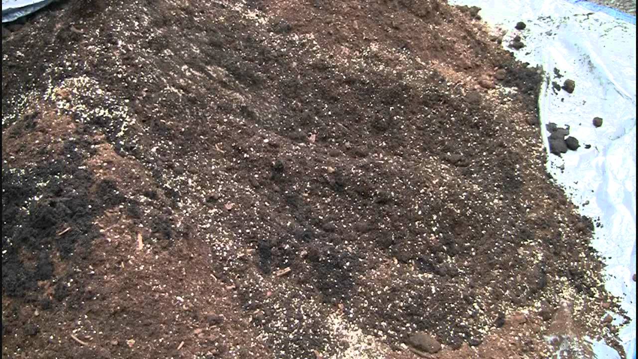 How to Make Square Foot Gardening Soil Mix - in Real Time - YouTube