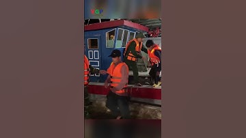 Cứu thành công 10 ngư dân bị chìm thuyền trên biển