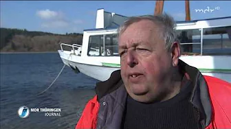 Schiff wird in den Bleilochstausee gelassen thumbnail