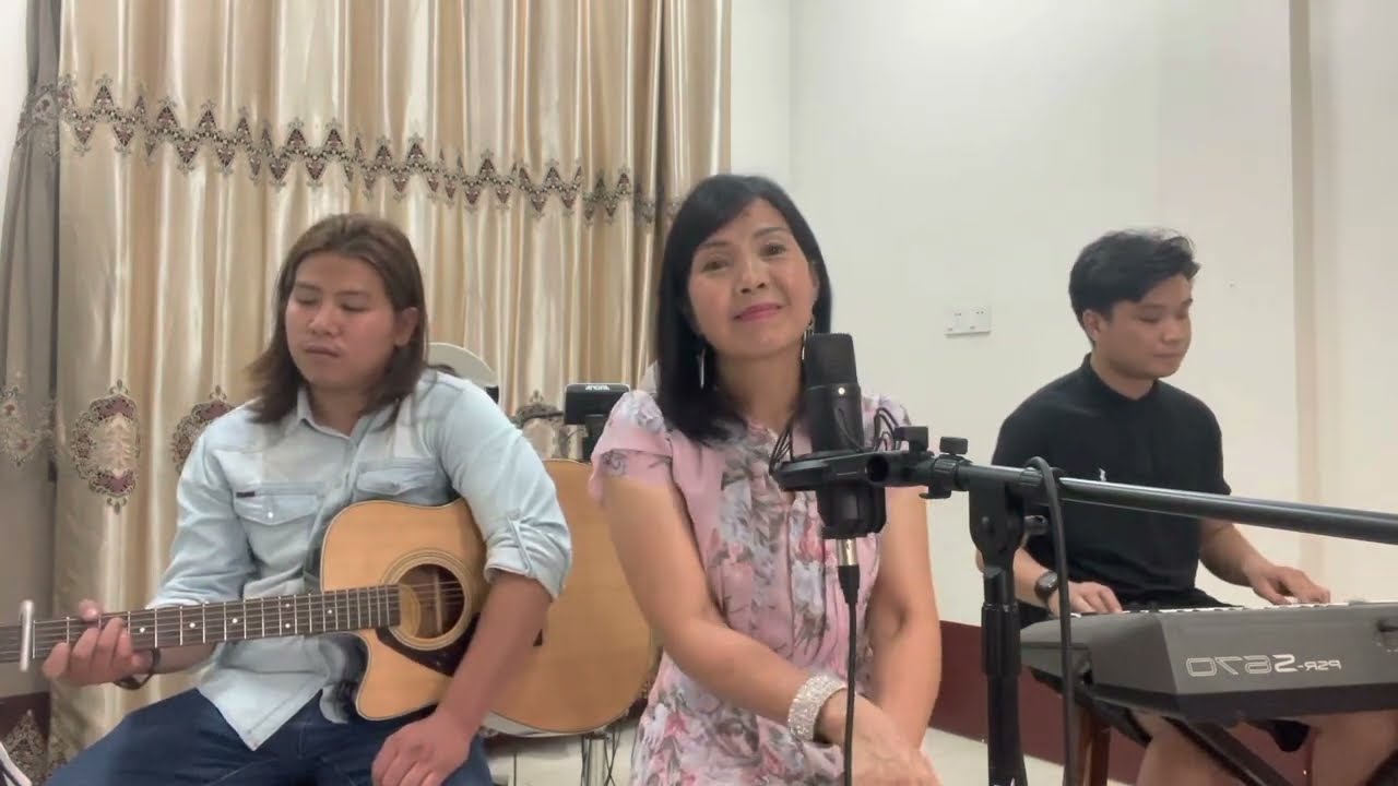 ဢဝ်ႁူဝ်ၸႂ်ၼွင်ႉၵႂႃႇလႄႈ - ၼၢင်းၶမ်းၼွင်ႉ เอาหัวใจน้องกว่าแล - นางคำน้อง ( Live )