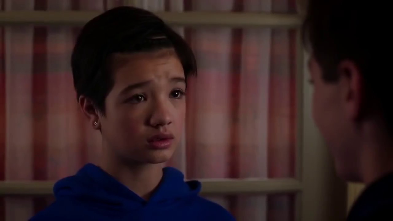 Andi Mack Jonah Wants Andi To Be His Girlfriend Youtube 