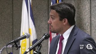 Akron mayor defends top cop after group calls for police chief to be fired