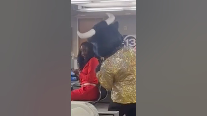 BREAKING NEWS: bull on the loose in the news room 🤣 #houston #texans #scare #prank @ABC13Houston