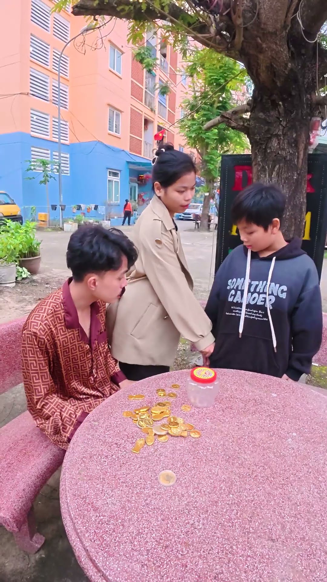 ACC - Hai Chị Em Không Ai Chịu Nhường Ai || Two Sisters Neither Will Yield To The Other. #funny