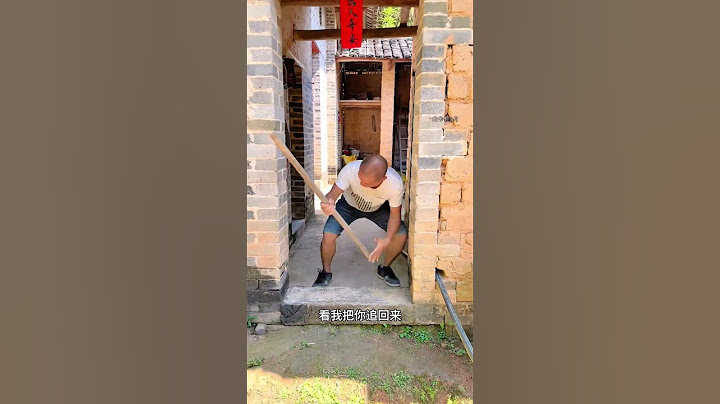 美女人质被绑后冷静自救，一招声东击西成功逃跑向路人求救，人贩子手足无措！