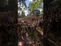 出陣前に国歌を歌うウクライナ兵