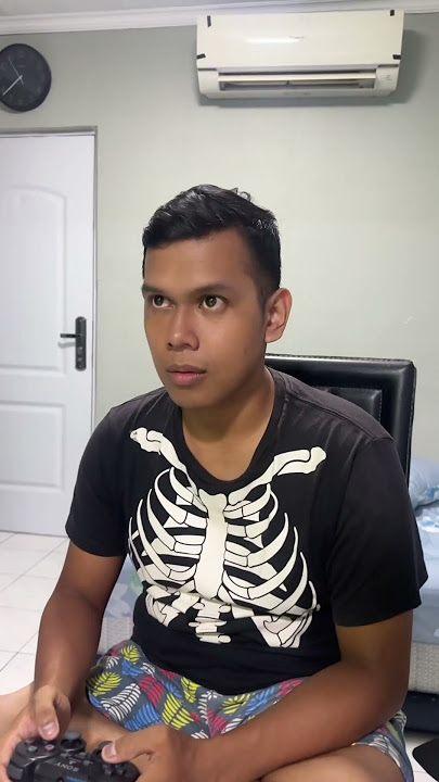 KETIKA PERTAMA KALI MAIN GUITAR HERO